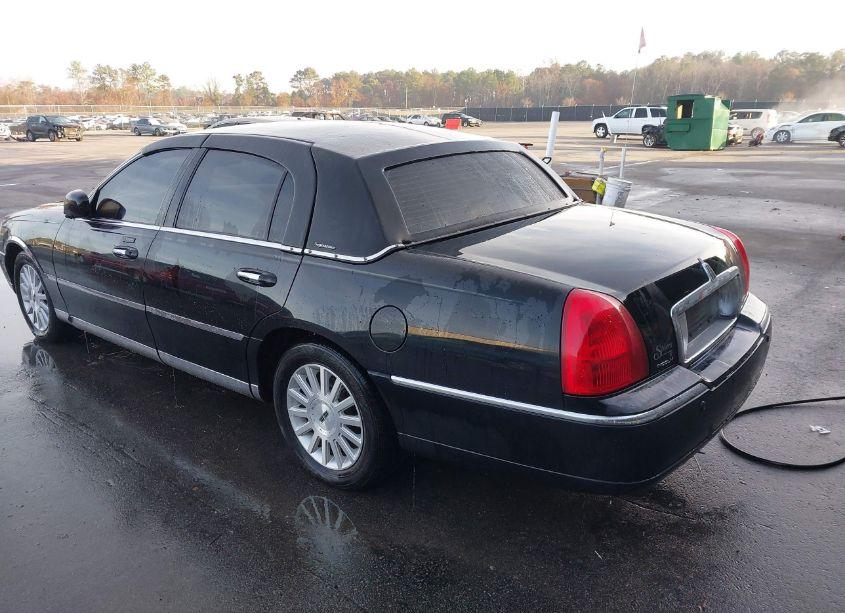 Photo 3 of 2004 Lincoln Town CAR SIGNATURE (VIN 1LNHM81W74Y612353)