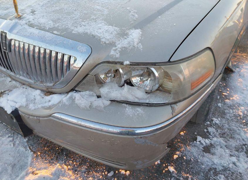 Photo 12 of 2004 Lincoln Town CAR SIGNATURE (VIN 1LNHM81W74Y640752)