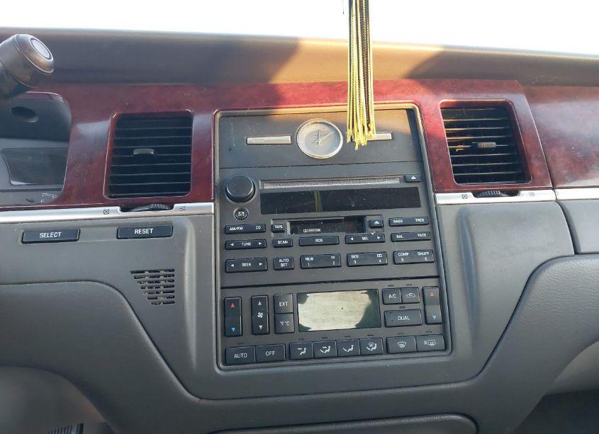 Photo 14 of 2004 Lincoln Town CAR SIGNATURE (VIN 1LNHM81W74Y640752)
