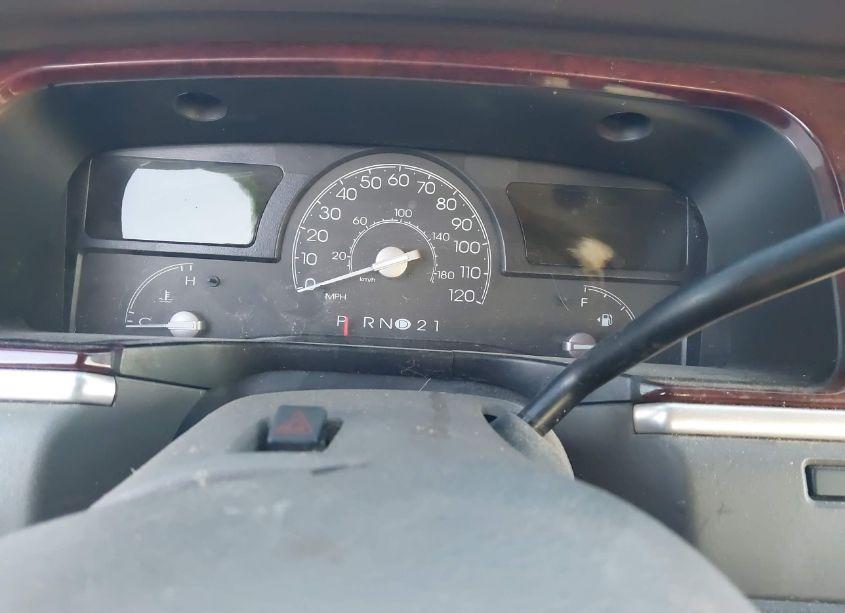 Photo 7 of 2004 Lincoln Town CAR SIGNATURE (VIN 1LNHM81W74Y640752)