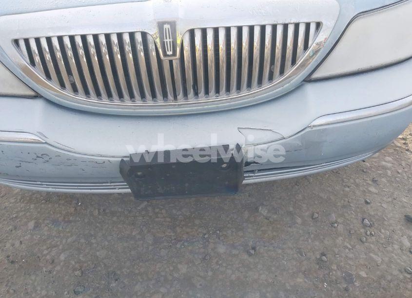 Photo 6 of 2005 Lincoln Town CAR SIGNATURE (VIN 1LNHM81W75Y636900)