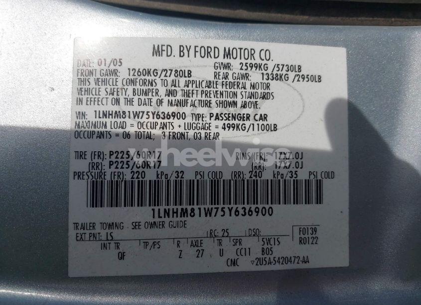 Photo 9 of 2005 Lincoln Town CAR SIGNATURE (VIN 1LNHM81W75Y636900)