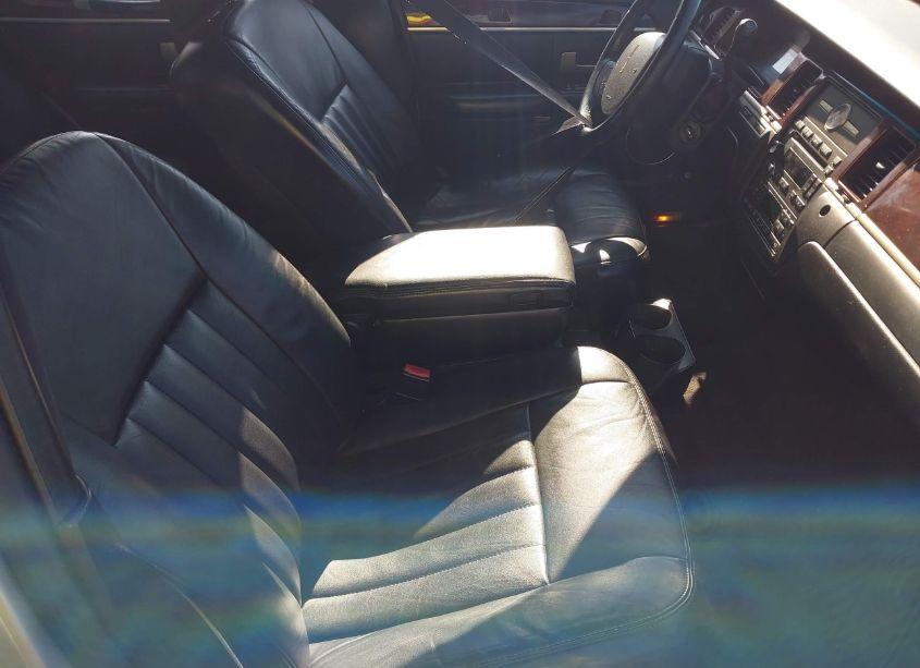 Photo 5 of 2005 Lincoln Town CAR SIGNATURE (VIN 1LNHM81W75Y671422)