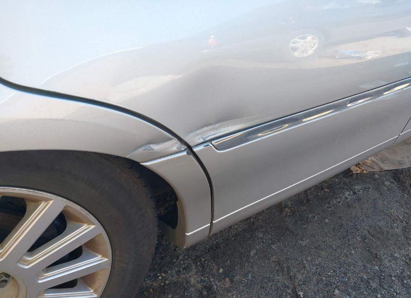 Photo 6 of 2005 Lincoln Town CAR SIGNATURE (VIN 1LNHM81W75Y671422)