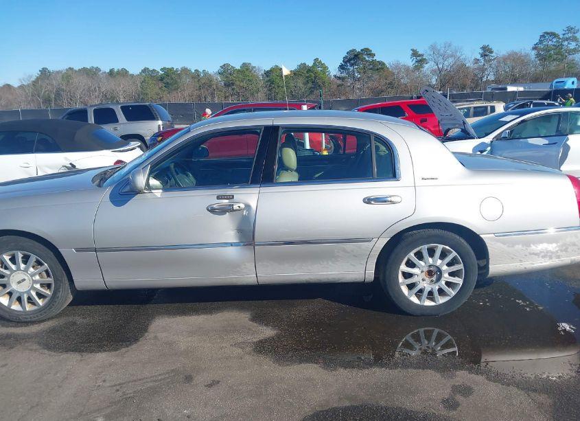 Photo 14 of 2006 Lincoln Town CAR SIGNATURE (VIN 1LNHM81W76Y600710)