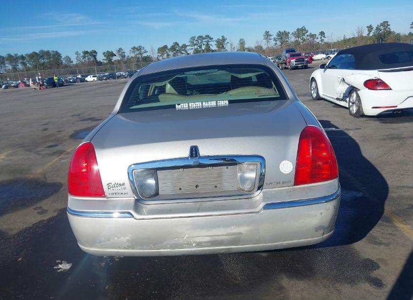 Photo 16 of 2006 Lincoln Town CAR SIGNATURE (VIN 1LNHM81W76Y600710)