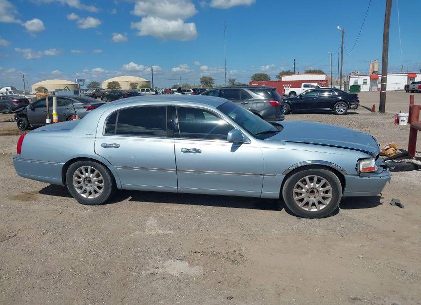 Photo 13 of 2006 Lincoln Town CAR SIGNATURE (VIN 1LNHM81W76Y608077)
