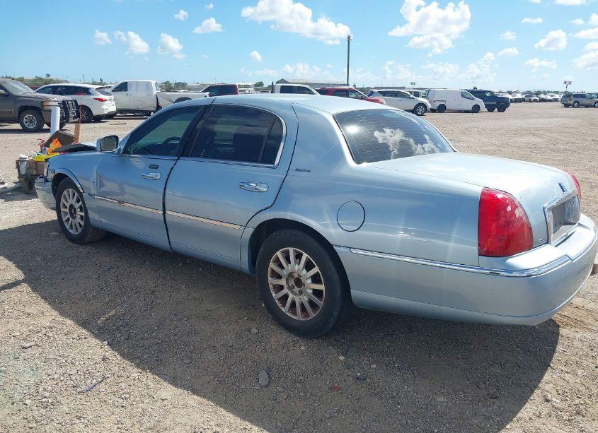 Photo 3 of 2006 Lincoln Town CAR SIGNATURE (VIN 1LNHM81W76Y608077)