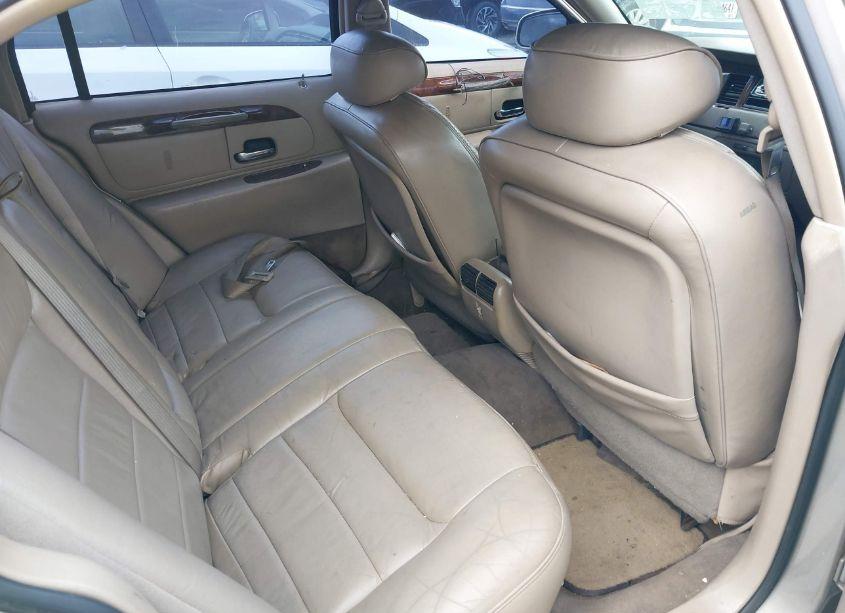 Photo 8 of 2001 Lincoln Town CAR EXECUTIVE (VIN 1LNHM81W81Y735249)
