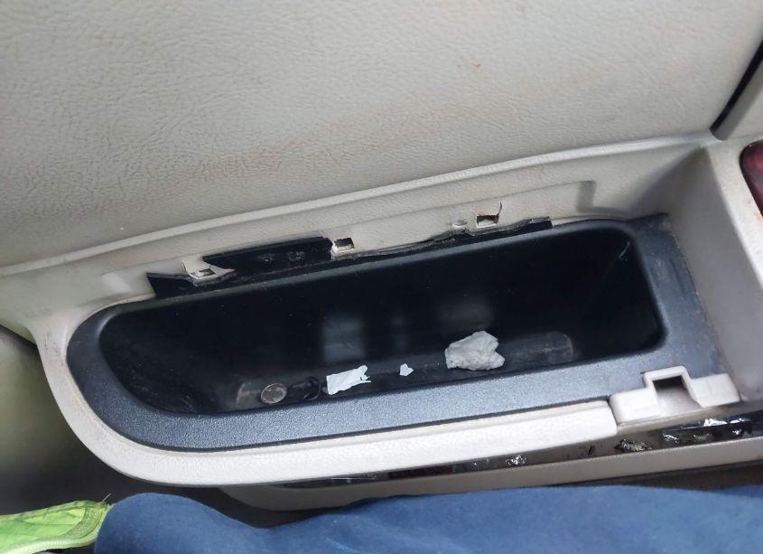 Photo 13 of 2004 Lincoln Town CAR SIGNATURE (VIN 1LNHM81W84Y639934)