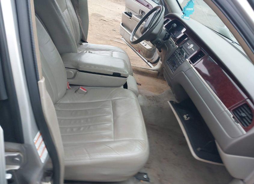 Photo 5 of 2004 Lincoln Town CAR SIGNATURE (VIN 1LNHM81W84Y639934)