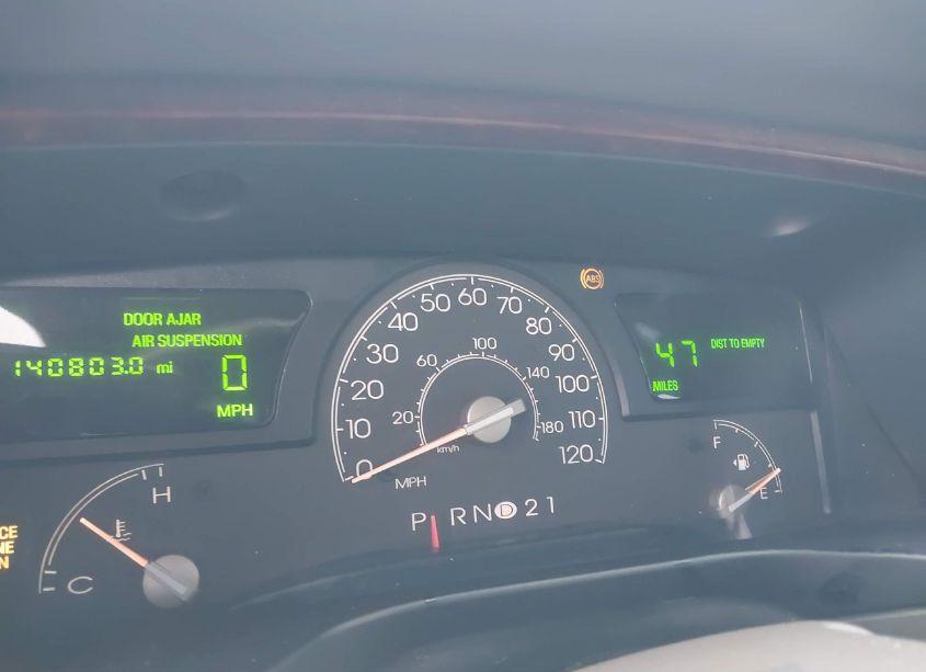 Photo 7 of 2004 Lincoln Town CAR SIGNATURE (VIN 1LNHM81W84Y639934)