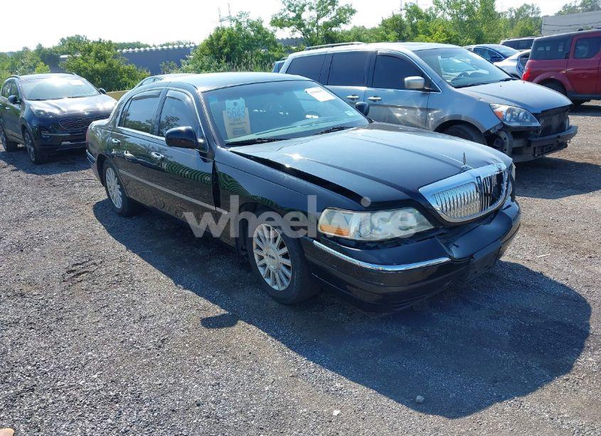 2004 Lincoln Town CAR SIGNATURE (VIN 1LNHM81W84Y659665) main photo