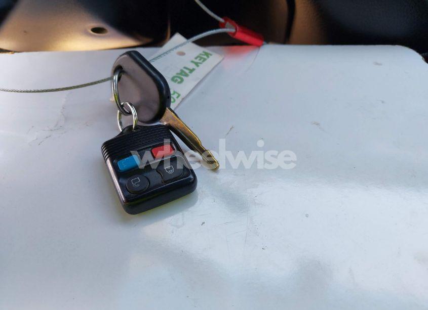 Photo 11 of 2004 Lincoln Town CAR SIGNATURE (VIN 1LNHM81W84Y659665)