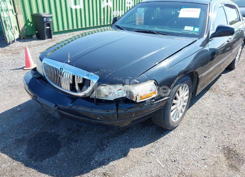 Photo 13 of 2004 Lincoln Town CAR SIGNATURE (VIN 1LNHM81W84Y659665)