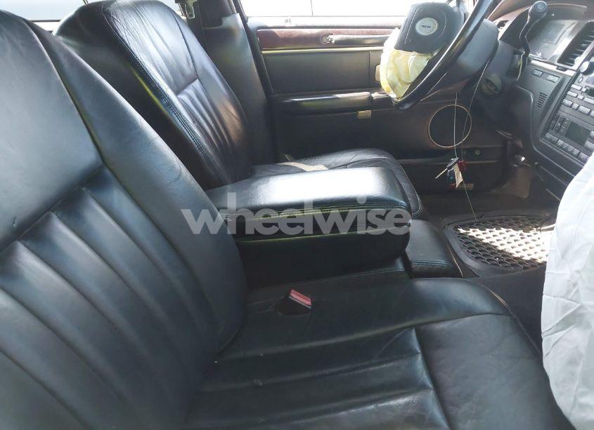 Photo 5 of 2004 Lincoln Town CAR SIGNATURE (VIN 1LNHM81W84Y659665)