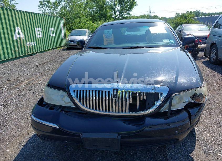 Photo 6 of 2004 Lincoln Town CAR SIGNATURE (VIN 1LNHM81W84Y659665)