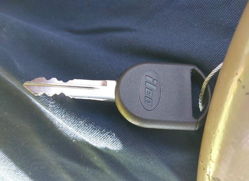 Photo 11 of 2004 Lincoln Town CAR SIGNATURE (VIN 1LNHM81W84Y661674)