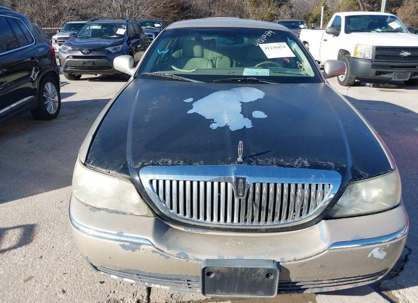 Photo 6 of 2004 Lincoln Town CAR SIGNATURE (VIN 1LNHM81W84Y661674)