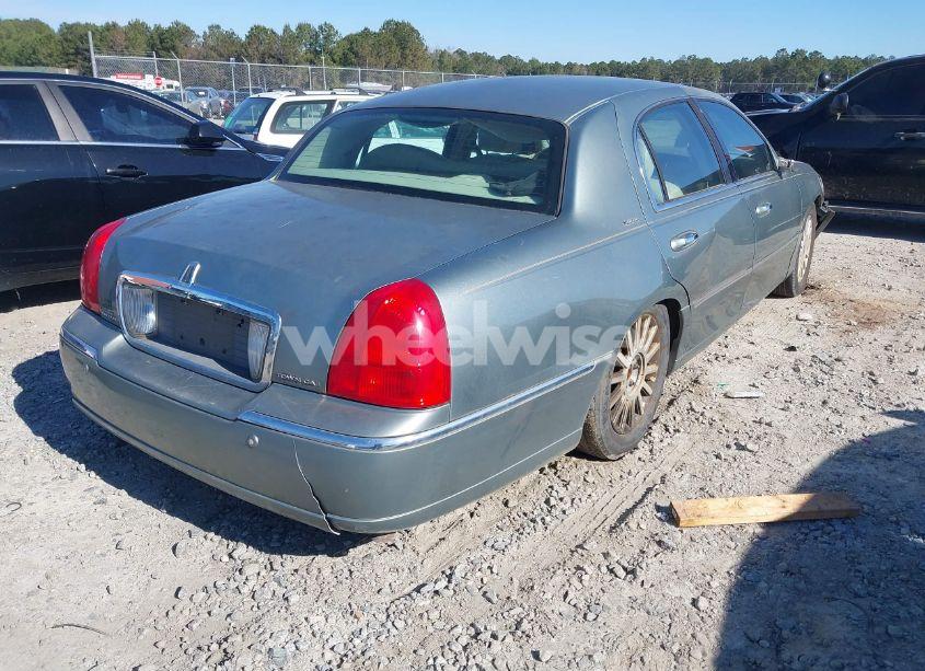 Photo 4 of 2004 Lincoln Town CAR SIGNATURE (VIN 1LNHM81W84Y677910)