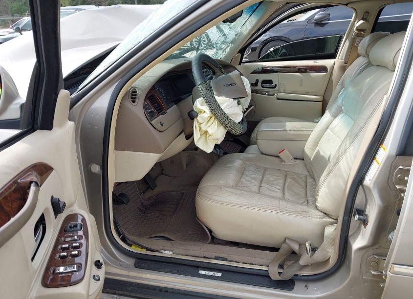 Photo 5 of 2000 Lincoln Town CAR EXECUTIVE (VIN 1LNHM81W8YY936045)