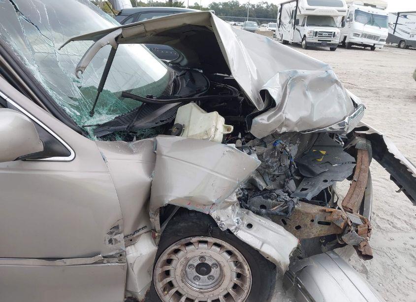 Photo 6 of 2000 Lincoln Town CAR EXECUTIVE (VIN 1LNHM81W8YY936045)