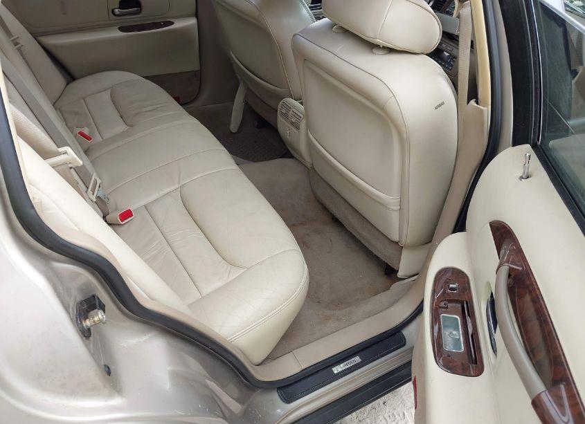 Photo 8 of 2000 Lincoln Town CAR EXECUTIVE (VIN 1LNHM81W8YY936045)