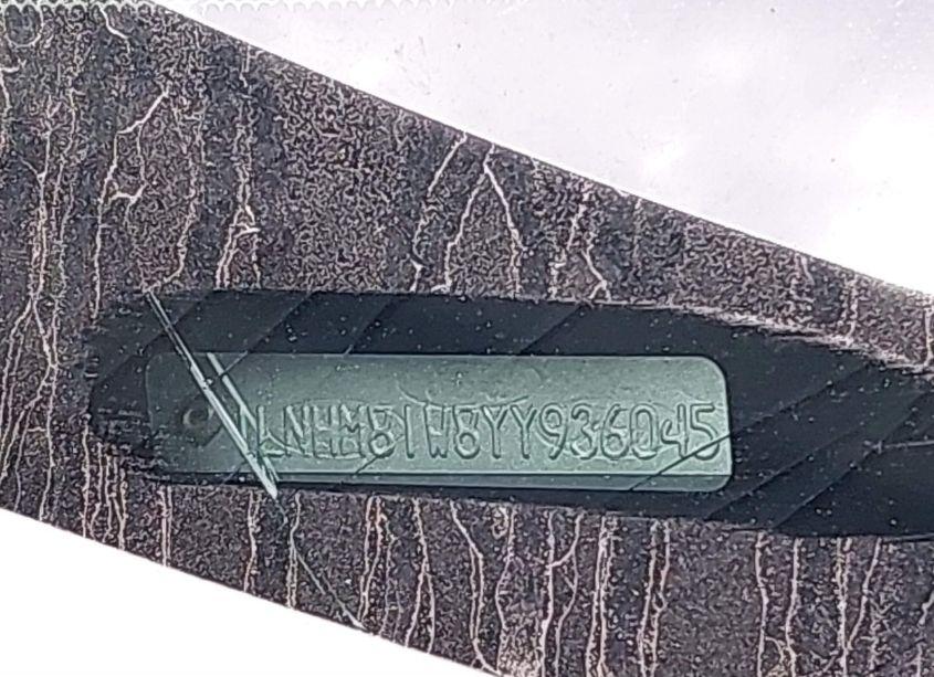 Photo 9 of 2000 Lincoln Town CAR EXECUTIVE (VIN 1LNHM81W8YY936045)