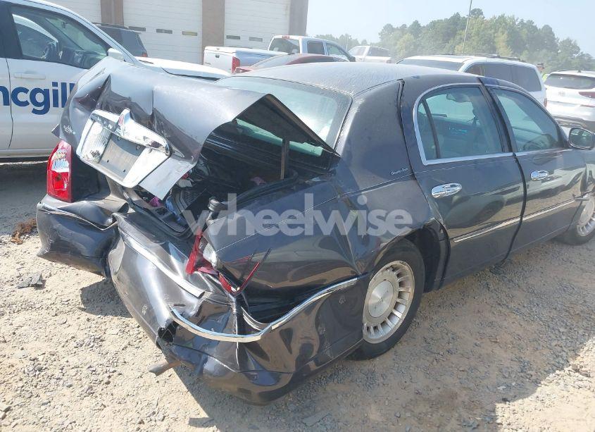 Photo 4 of 2001 Lincoln Town CAR EXECUTIVE (VIN 1LNHM81W91Y671691)