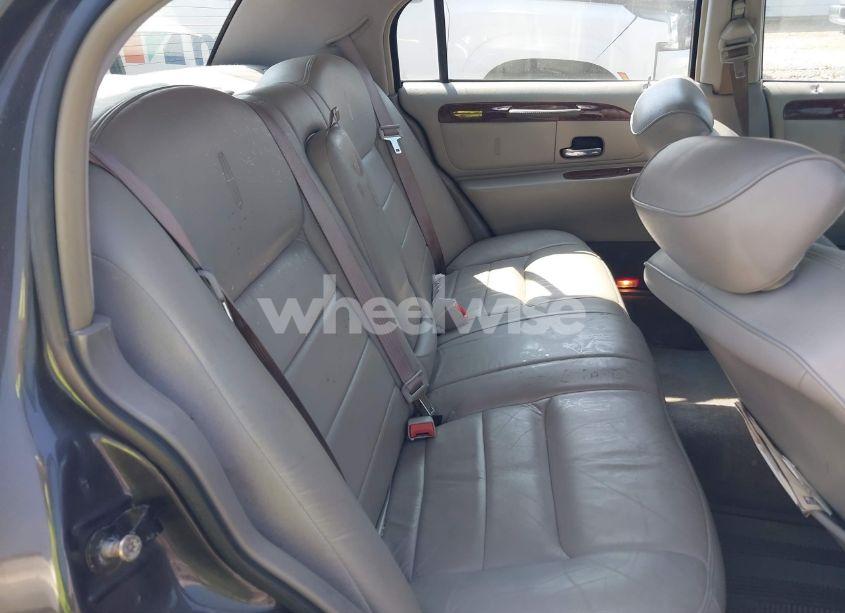 Photo 8 of 2001 Lincoln Town CAR EXECUTIVE (VIN 1LNHM81W91Y671691)