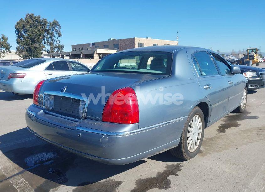 Photo 4 of 2004 Lincoln Town CAR SIGNATURE (VIN 1LNHM81W94Y637139)