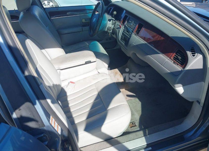 Photo 5 of 2004 Lincoln Town CAR SIGNATURE (VIN 1LNHM81W94Y637139)