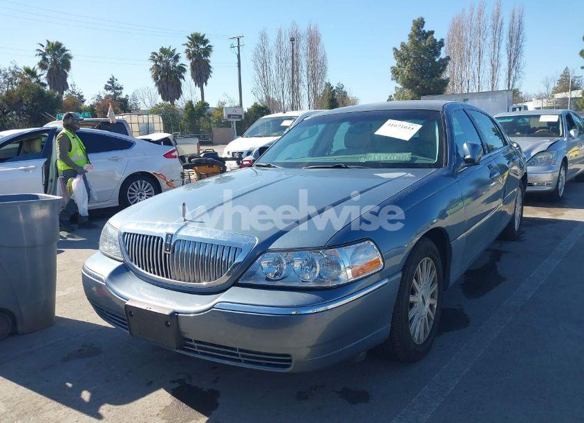 Photo 6 of 2004 Lincoln Town CAR SIGNATURE (VIN 1LNHM81W94Y637139)