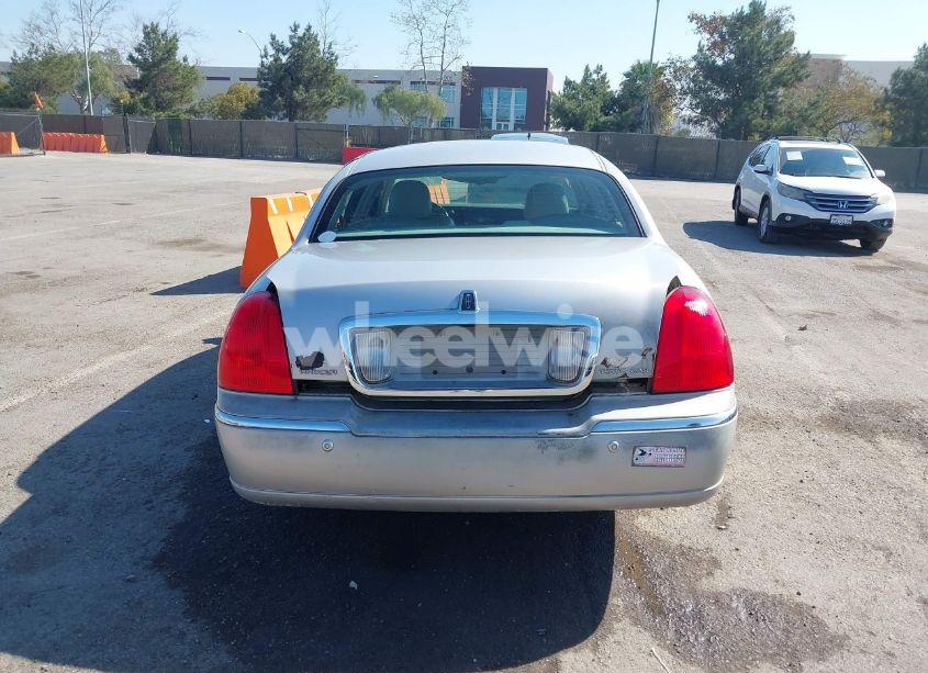 Photo 15 of 2004 Lincoln Town CAR SIGNATURE (VIN 1LNHM81W94Y657052)