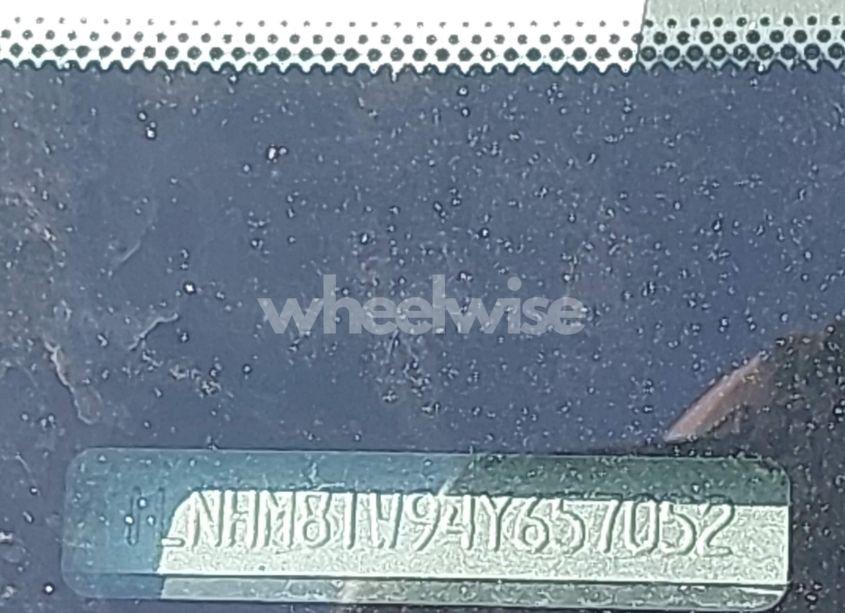 Photo 9 of 2004 Lincoln Town CAR SIGNATURE (VIN 1LNHM81W94Y657052)