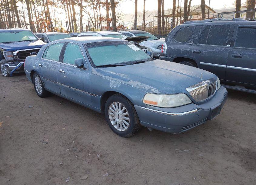 2004 Lincoln Town CAR SIGNATURE (VIN 1LNHM81W94Y674501) main photo
