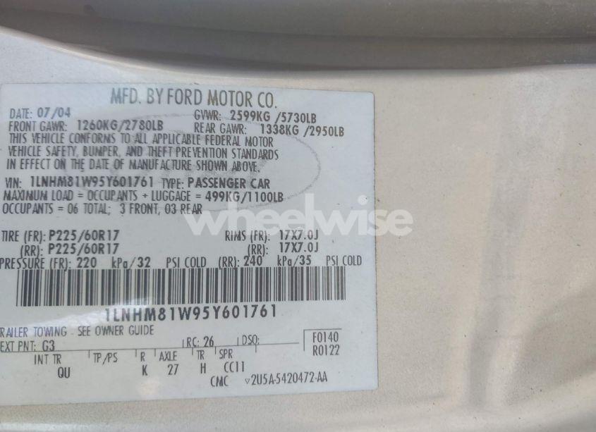 Photo 9 of 2005 Lincoln Town CAR SIGNATURE (VIN 1LNHM81W95Y601761)