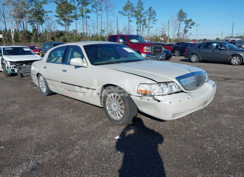 2005 Lincoln Town CAR SIGNATURE (VIN 1LNHM81W95Y606216) main photo