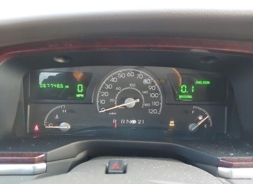 Photo 7 of 2005 Lincoln Town CAR SIGNATURE (VIN 1LNHM81W95Y624456)