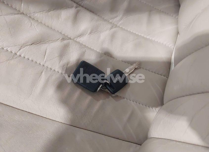 Photo 11 of 2005 Lincoln Town CAR SIGNATURE (VIN 1LNHM81W95Y648353)