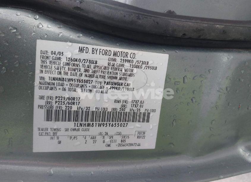 Photo 9 of 2005 Lincoln Town CAR SIGNATURE (VIN 1LNHM81W95Y655027)