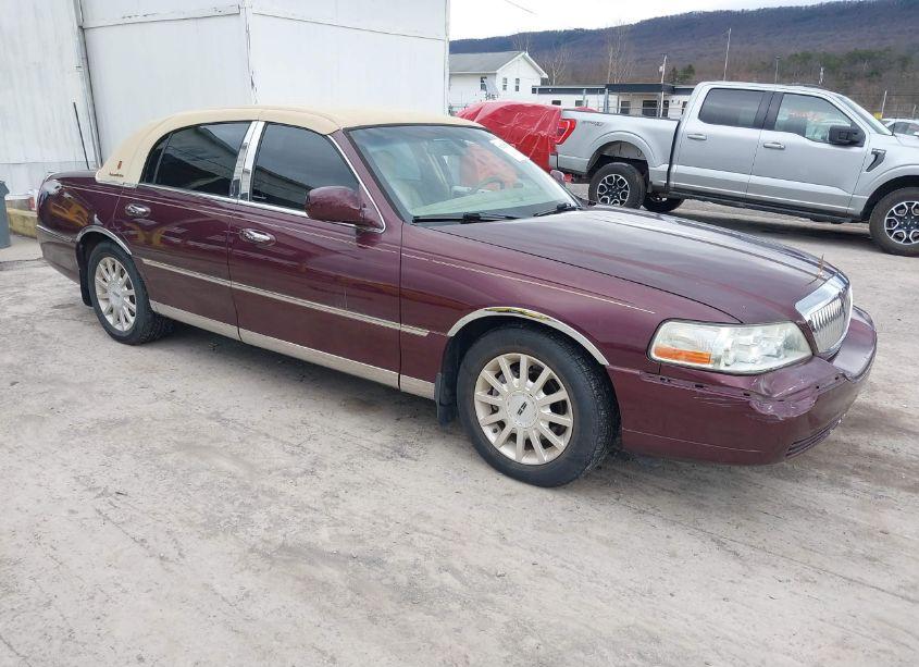 2006 Lincoln Town CAR SIGNATURE (VIN 1LNHM81W96Y601485) main photo