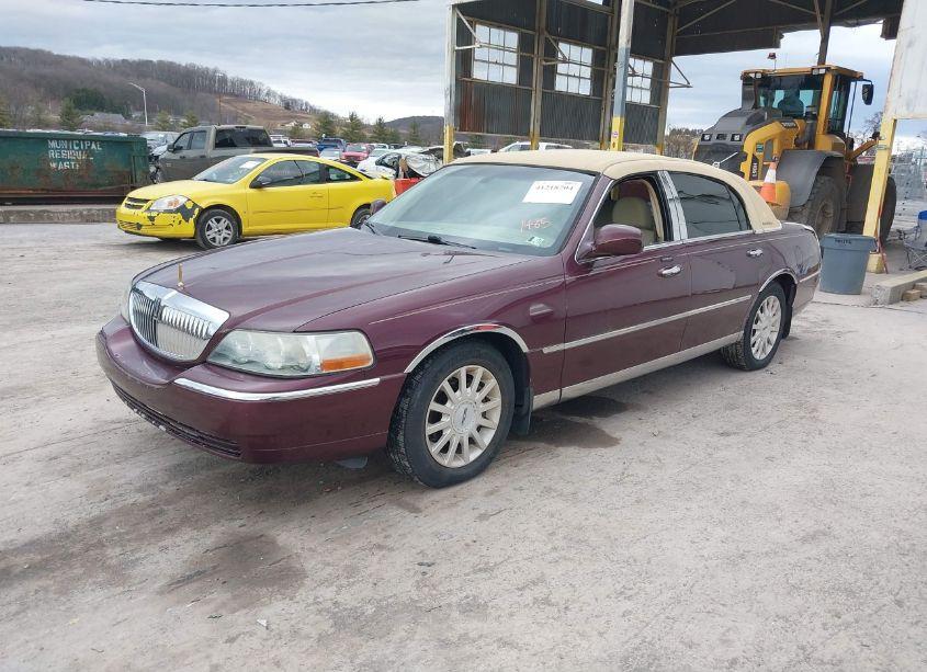 Photo 2 of 2006 Lincoln Town CAR SIGNATURE (VIN 1LNHM81W96Y601485)