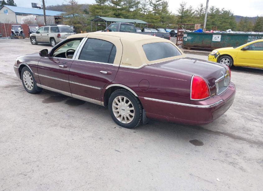 Photo 3 of 2006 Lincoln Town CAR SIGNATURE (VIN 1LNHM81W96Y601485)