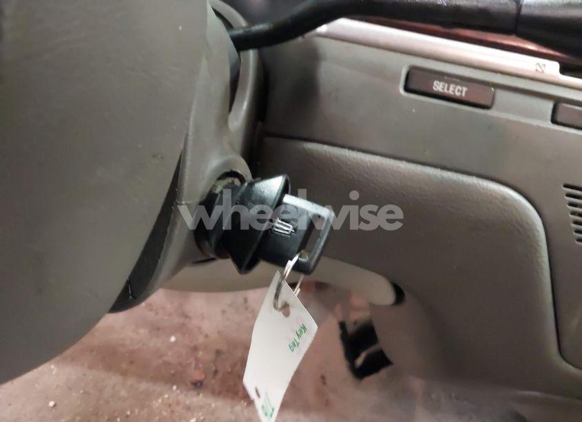 Photo 11 of 2004 Lincoln Town CAR SIGNATURE (VIN 1LNHM81WX4Y637389)