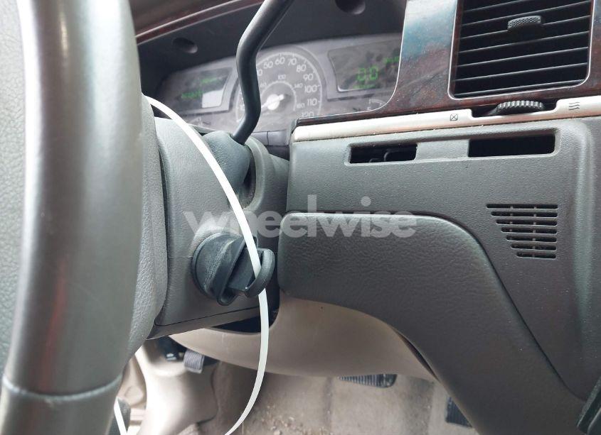 Photo 11 of 2004 Lincoln Town CAR SIGNATURE (VIN 1LNHM81WX4Y645198)