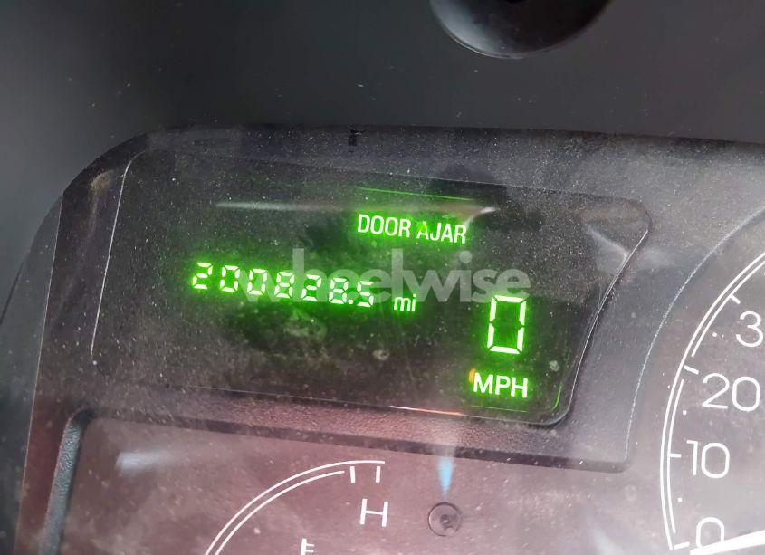 Photo 7 of 2004 Lincoln Town CAR SIGNATURE (VIN 1LNHM81WX4Y645198)