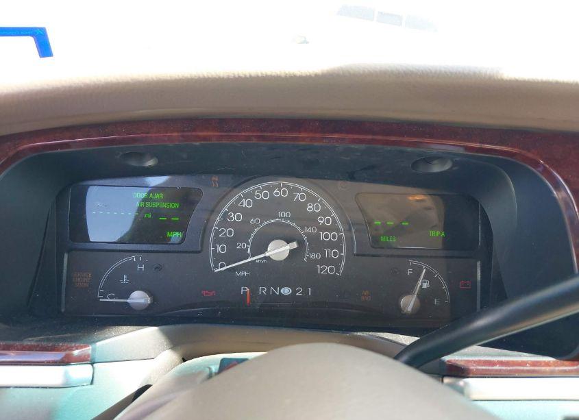 Photo 7 of 2004 Lincoln Town CAR SIGNATURE (VIN 1LNHM81WX4Y669744)