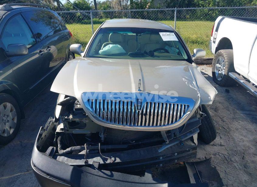 Photo 13 of 2004 Lincoln Town CAR SIGNATURE (VIN 1LNHM81WX4Y671266)