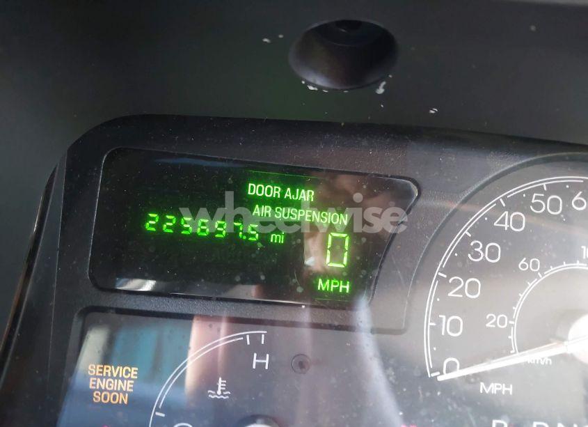 Photo 16 of 2004 Lincoln Town CAR SIGNATURE (VIN 1LNHM81WX4Y671266)